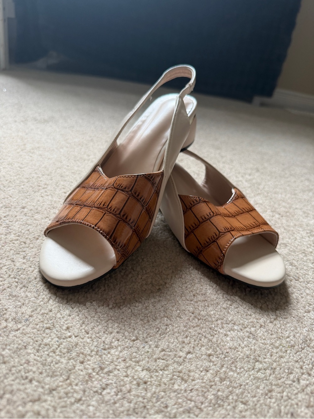 Women’s Size 40 Slingback Sandals Cream Brown Croc Low Block Heel Open Toe
